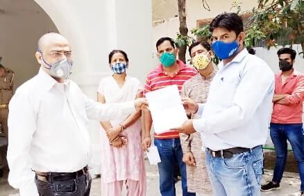 रामपुरी क्षेत्र में गंदे पानी की निकासी को लेकर सौंपा ज्ञापन रामपुरी क्षेत्र में गंदे पानी की निकासी को लेकर सौंपा ज्ञापन