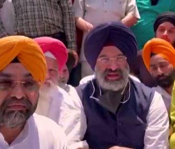 श्रीनगर में दो सिख लड़कियों के धर्मांतरण पर बवाल