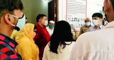 अखिल भारत हिंदू महासभा पश्चिमी उत्तर प्रदेश सहारनपुर में हिंदू महासभा के कार्यकर्ता मिले डीएम अखिलेश सिंह से मिले