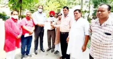 उत्तर प्रदेश उद्योग व्यापार संगठन रजि द्वारा नगरपालिका में व्याप्त भ्रष्टाचार को लेकर ज्ञापन सौंपा 8 11 News 4 |