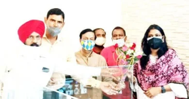 व्यापारियों ने किया जिलाधिकारी का सम्मान