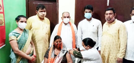 गाजावाली पुलिया में कोविड वैक्सीनेशन शिविर लगाया