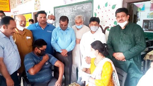 मुजफ्फरनगर केमिस्ट एंड ड्रगिस्ट एसोसिएशन के द्वारा टीकाकरण कैम्प  का आयोजन