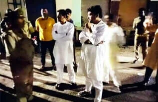 जिला पंचायत सदस्य के घर पर हमला, घर के बाहर खडी कार में लगाई आग 4 9 News 14 |
