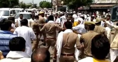 बुढ़ाना के वोटिंग केंद्र पर जाने को लेकर बीजेपी कार्यकर्ताओं व विपक्ष के बीच विवाद, पुलिस ने विपक्ष पर भांजी लाठी