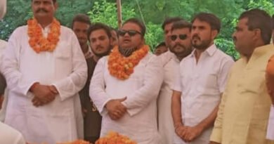 सपा के राष्ट्रीय सचिव का सहारनपुर जाते समय किया गया फूल मालाओं से जोरदार स्वागत