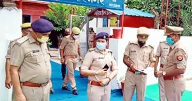 पुलिस अधीक्षक रेलवे मुरादाबाद अर्पणा गुप्ता ने जीआरपी रेलवे का निरीक्षण किया