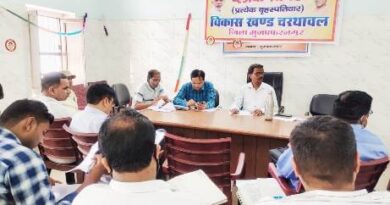 Charthawal News:  महिलाओं व गरीबो को मनरेगा के तहत 100 दिन का रोजगार दिलाना सुनिश्चित करे सचिवः तुलसीराम