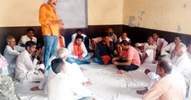 पुराने शिवसैनिको को शिवसेना की सदस्यता दिलाई