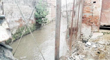 Muzaffarnagar: नाले की सफाई की मांग