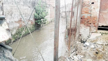 Muzaffarnagar: नाले की सफाई की मांग Muzaffarnagar: नाले की सफाई की मांग