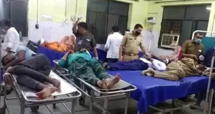 Muzaffarnagar: पिन्ना बाईपास पर अनियंत्रित होकर पलटी मिनी बस, ड्राइवर समेत 15 श्रद्धालु घायल Muzaffarnagar: पिन्ना बाईपास पर अनियंत्रित होकर पलटी मिनी बस, ड्राइवर समेत 15 श्रद्धालु घायल