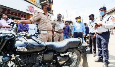 पुलिस ने वाहन चैकिंग अभियान चलाया पुलिस ने वाहन चैकिंग अभियान चलाया