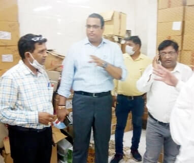 Muzaffarnagar News: जिला परिषद मार्किट मे छापामारी से मचा हडकंप