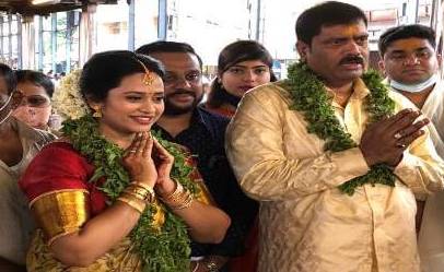 बीजेपी के राष्ट्रीय सचिव Arvind Menon ने 53 साल की उम्र में केरल के त्रिशुर में की शादी