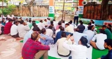 Muzaffarnagar News: उत्तर प्रदेश पावर कारपोरेशन के खिलाफ कर्मचारियों ने किया प्रदर्शन