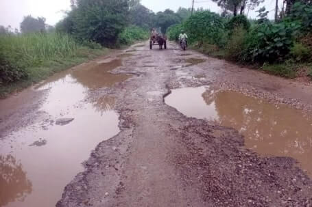 Bhopa News: बरला-भोकरहेड़ी मार्ग गड्ढों में तब्दील, वाहन निकलना काफी मुश्किल भरा Bhopa News: बरला-भोकरहेड़ी मार्ग गड्ढों में तब्दील, वाहन निकलना काफी मुश्किल भरा