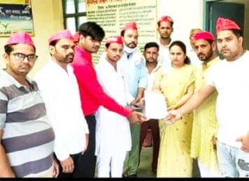 Muzaffarnagar: भाजपा नेताओ के अवैध फ्लैक्स हटवाने की मांग Muzaffarnagar: भाजपा नेताओ के अवैध फ्लैक्स हटवाने की मांग