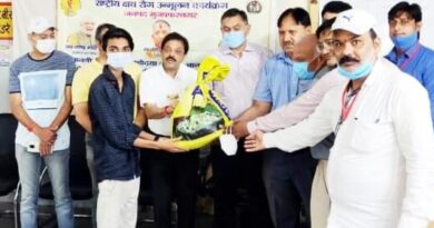 रोटरी क्लब Muzaffarnagar मिडटाउन के सौजन्य से पुष्टाहार वितरण किया