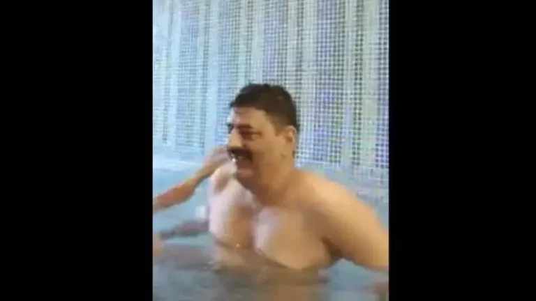 Viral News: स्वीमिंग पूल में डीएसपी के साथ महिला कांस्टेबल कर रही थी इलु इलु:  दोनों सस्पेंड