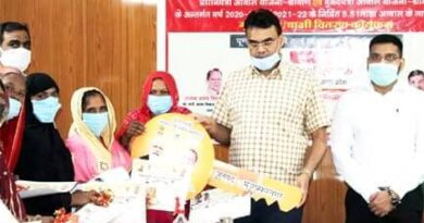 Muzaffarnagar News:  लाभार्थियो को आवास की चाबी का वितरण किया