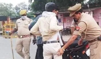 Muzaffarnagar News: पुलिस ने वाहन चैकिंग के दौरान चालान काटे 2 1 News 2 |