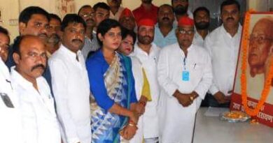 Muzaffarnagar News: समाजवादियों ने जयप्रकाश नारायण जयंती पर उनको किया नमन