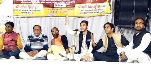 Khatauli News: पिकेट इंटर कालेज के मैदान में मुशायरा व कवि सम्मेलन आयोजित