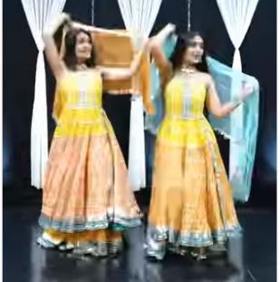 क्लासिकल डांस करती दिखी Dhanshree Verma : ‘चांद छुपा बादल में’ पर जमकर थिरकी क्लासिकल डांस करती दिखी Dhanshree Verma : ‘चांद छुपा बादल में’ पर जमकर थिरकी