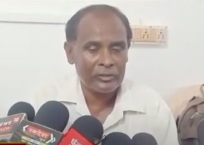 Basti News: गोरखपुर में मर्डर के बाद पुलिस का कारनामा: बस्ती में पत्रकार को पीटा, अब बदल दीं पूरी कहानी