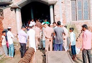 Budhana News: गांव मंदवाडा में आठ घरों में लाखों की चोरी से हडकंप, सोने के कुंडल व अन्य सामान चोरी