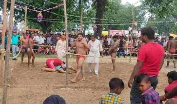 Kaushambi News: विशाल इनामी दंगल  का आयोजन, पंजाब के सन्नी कुमार बने चैंपियन