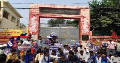 Firozabad News: शिकोहाबाद आदर्श नगर स्थित आंबेडकर पार्क में जल भराव और गंदगी, भीमआर्मी  आक्रोशित