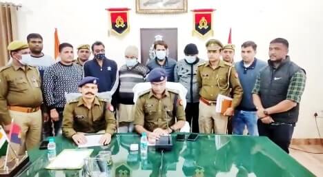 Muzaffarnagar News: लग्जरी गाडियां खरीदने वाले गैंग का खुलासा, गिरफ्तार हुए चार अपराधी Muzaffarnagar News: लग्जरी गाडियां खरीदने वाले गैंग का खुलासा, गिरफ्तार हुए चार अपराधी