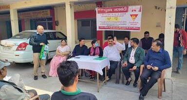 Khatauli News: सीएचसी खतौली पर एक पुरुष व 20 महिला नसबंदी