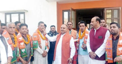 Muzaffarnagar News: सपा नेता मामेश ठाकुर, मंजू त्यागी चरथावल विधानसभा प्रभारी ने भाजपा का थामा दामन