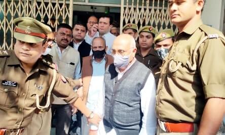 Muzaffarnagar News: कचहरी में माफिया डॉन सुशील मूंछ के सरेंडर करने की खबर से हलचल Muzaffarnagar News: कचहरी में माफिया डॉन सुशील मूंछ के सरेंडर करने की खबर से हलचल