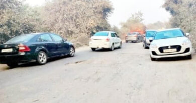 Muzaffarnagar News: अधिकारी हवा में, राजमार्ग पर गड्ढे ही गड्ढे, नागरिक हो रहे परेशान