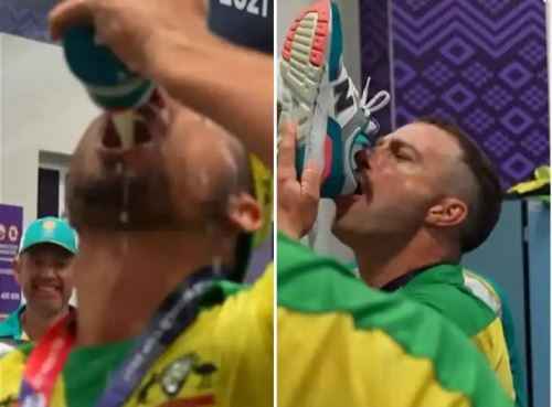 Australia की T20 Final जीत के बाद खिलाड़ियों ने जूते में डालकर पी बीयर