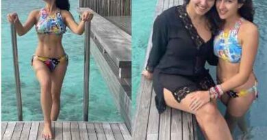 ब्लू प्रिंटेड बिकिनी पहन समंदर में Sara Ali Khan ने शेयर की तस्वीरें