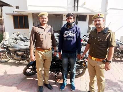 Muzaffarnagar News: अभियुक्त की निशादेही चोरी की बाइक की बरामद Muzaffarnagar News: अभियुक्त की निशादेही चोरी की बाइक की बरामद