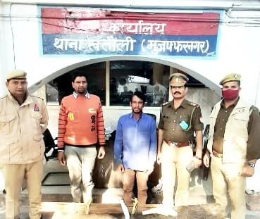 Khatauli News: पुलिस को मिली सफलताः चोरी के सरिये सहित शातिरों को किया गिरफ्तार