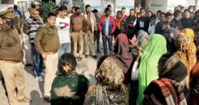 Bulandshahr News: बिजली मस्त्री की संदिग्ध परिस्थितियों में मौत,मृतक की पत्नी कोतवाली में इंसाफ की लगा रही थी गुहार 2 Bulandshahr News |