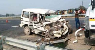 Ghazipur News: पूर्वांचल एक्सप्रेसवे पर बोलेरो और पानी टैंकर के बीच हुई दुर्घटना