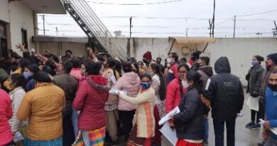 Muzaffarnagar News: टी.ई.टी. परीक्षा हुई सम्पन्न, छात्रों ने लगाया परीक्षा से पहले ही गेट बंद करने का आरोप