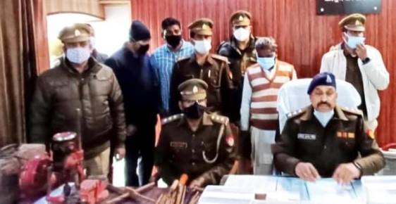 Muzaffarnagar News: ┬ард╢рд╕реНрддреНрд░ рдмрдирд╛рдиреЗ рдХреА рдлреИрдХреНрдЯреНрд░реА рдкрдХреЬреА, рдХреНрд╖реЗрддреНрд░ рдореЗрдВ рдЕрд╕рд╛рдорд╛рдЬрд┐рдХ рддрддреНрд╡реЛрдВ рдХреА рдХрдорд░ рддреЛреЬ рд░рд╣реА рд╣реИрдВ Police Muzaffarnagar News: ┬ард╢рд╕реНрддреНрд░ рдмрдирд╛рдиреЗ рдХреА рдлреИрдХреНрдЯреНрд░реА рдкрдХреЬреА, рдХреНрд╖реЗрддреНрд░ рдореЗрдВ рдЕрд╕рд╛рдорд╛рдЬрд┐рдХ рддрддреНрд╡реЛрдВ рдХреА рдХрдорд░ рддреЛреЬ рд░рд╣реА рд╣реИрдВ Police