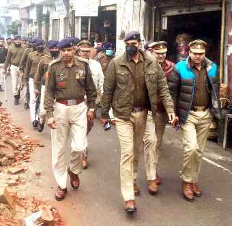 Muzaffarnagar News: विभिन्न थाना क्षेत्रों में संवेदनशील स्थानों पर किया फ्लैगमार्च Muzaffarnagar News: विभिन्न थाना क्षेत्रों में संवेदनशील स्थानों पर किया फ्लैगमार्च