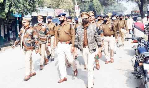 Muzaffarnagar News: विधानसभा चुनाव के मद्देनजर फ्लैगमार्च किया, साइबर ठगों से रूपये वापस कराये Muzaffarnagar News: विधानसभा चुनाव के मद्देनजर फ्लैगमार्च किया, साइबर ठगों से रूपये वापस कराये