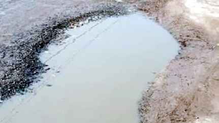 Muzaffarnagar: देहात के संपर्क मार्गों में गड्ढे ही गड्ढे, अधिकारियों से शिकायत के बावजूद सुनवाई नहीं Muzaffarnagar: देहात के संपर्क मार्गों में गड्ढे ही गड्ढे, अधिकारियों से शिकायत के बावजूद सुनवाई नहीं