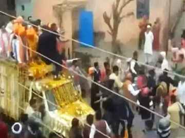 Baghpat News: बीजेपी प्रत्याशी रमाला के काफिले पर हमला, छपरौली में बरसाई गई लाठियां